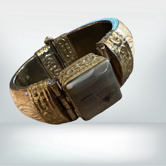 Jewelry - Faux Ivory  and Brass Tribal Costume Jewelry Bracelet